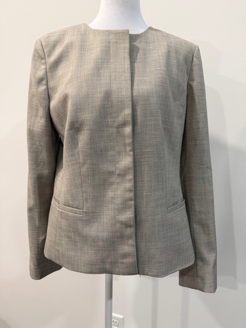 Ann Taylor 10 Taupe Collarless Tailored Blazer